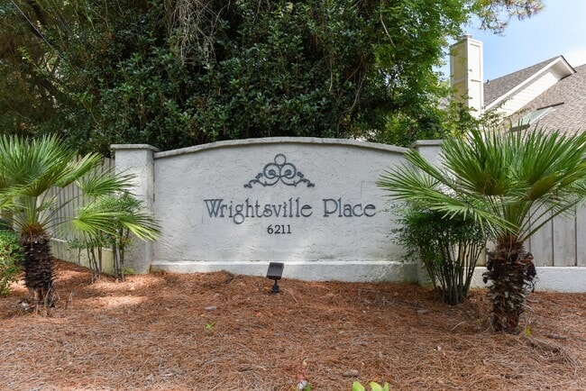 Building Photo - "Charming 2-Bed, 2-Bath Townhouse Retreat with 1,251 Sq Ft of Comfort in Wilmington!"