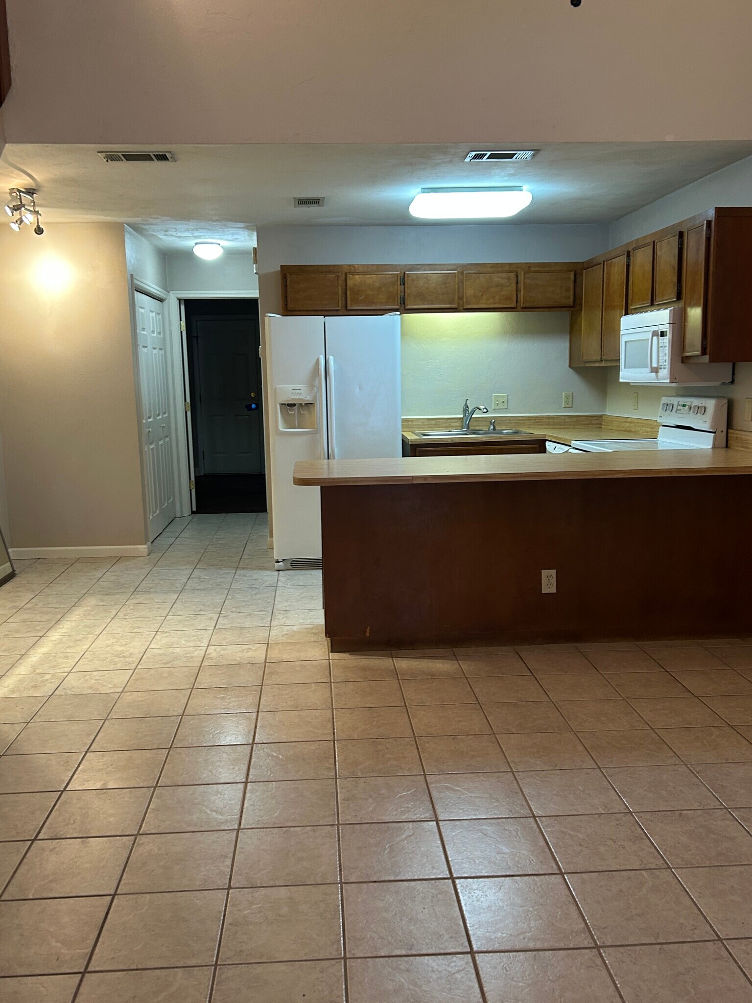 Building Photo - 1135 Ocala Rd
