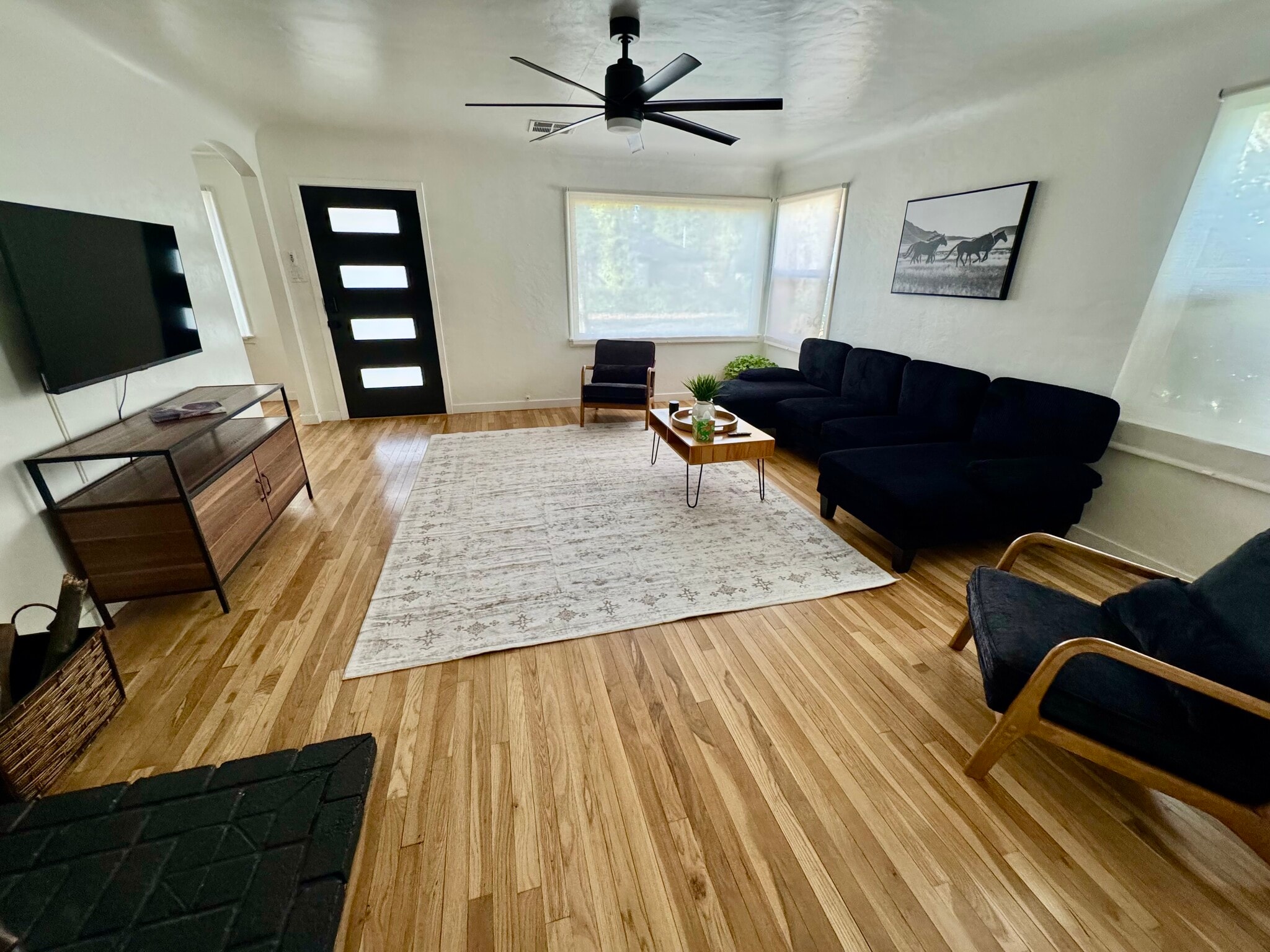 Building Photo - 715 Loma St