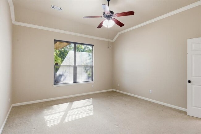 Building Photo - 216 Great Cir Cove