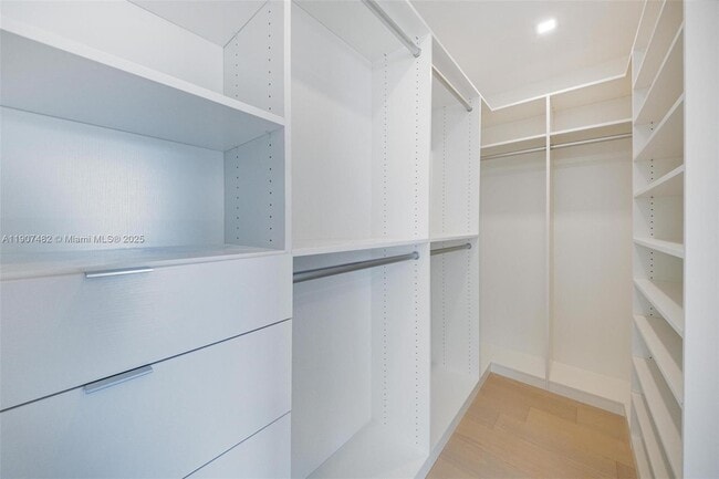 Building Photo - 242 Palm Ave