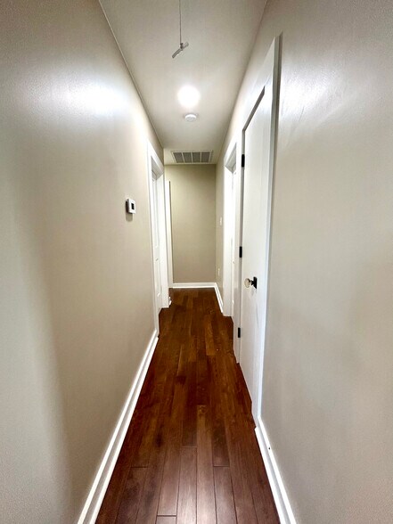Building Photo - 3047 Maurepas St