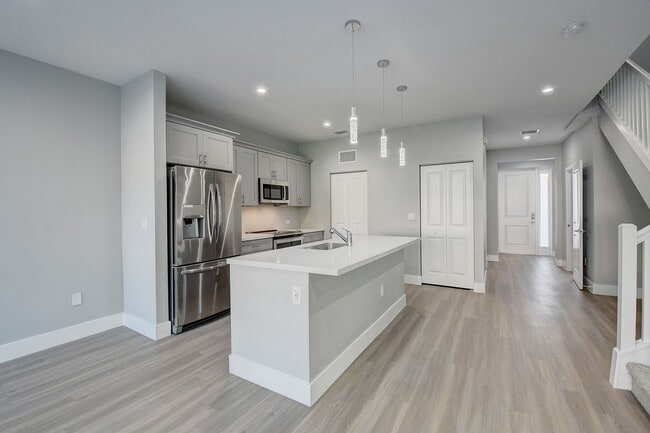 Building Photo - Frederick Isles Townhomes - Delray Beach