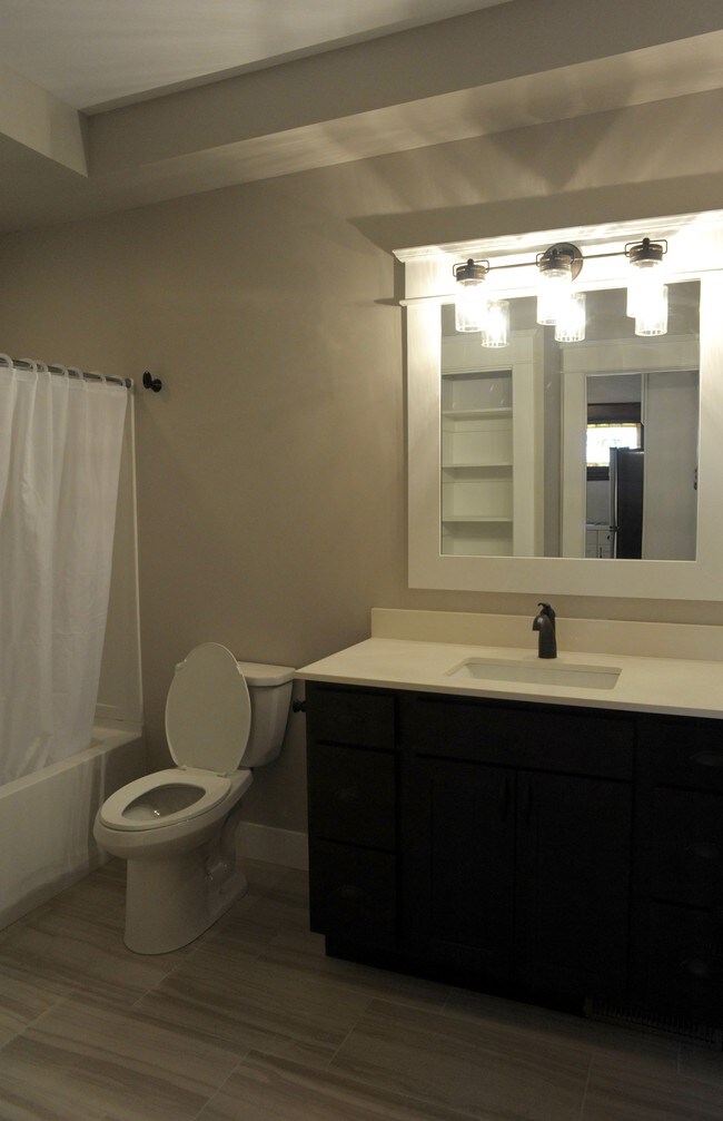 Building Photo - 1136 Sibley St NW