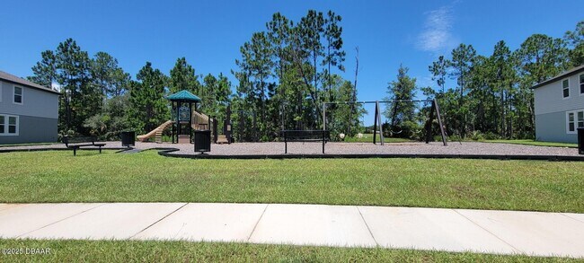 Building Photo - 284 Links Ter Blvd