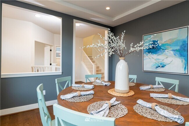 Building Photo - 4 Bedroom Oversized Home in Mountlake Terrace- Office Space and Charging Station