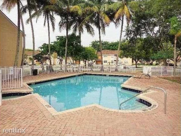 Building Photo - 2 br, 2 bath  - 2218 SW 81st Ave