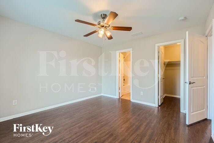 Building Photo - 1818 Willowbrook Dr