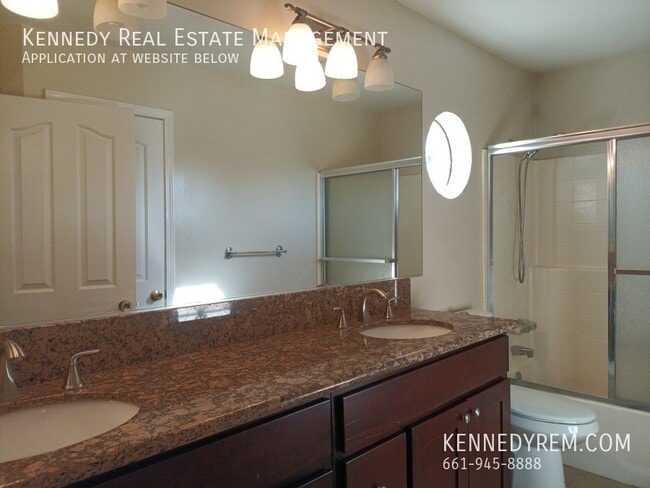 Building Photo - 1843 E Mesa Dr