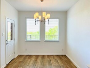 Building Photo - 1105 Misty Brk Dr