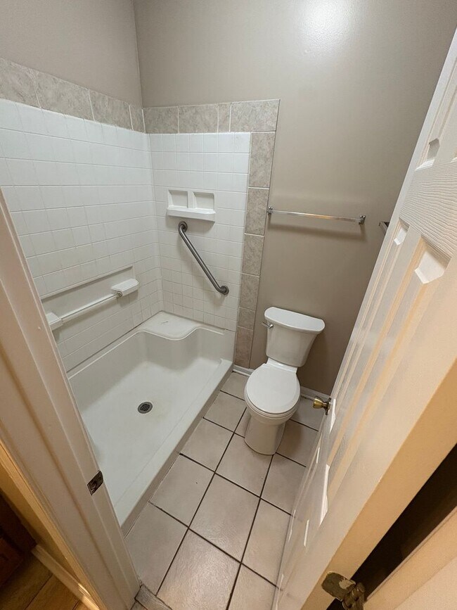 Building Photo - Available July!