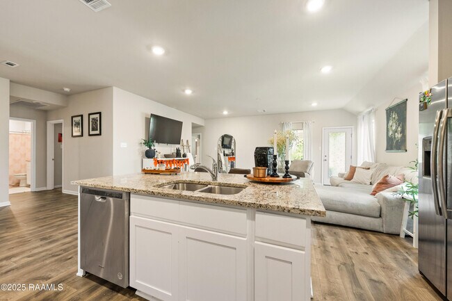 Building Photo - 205 Cane Run Ct