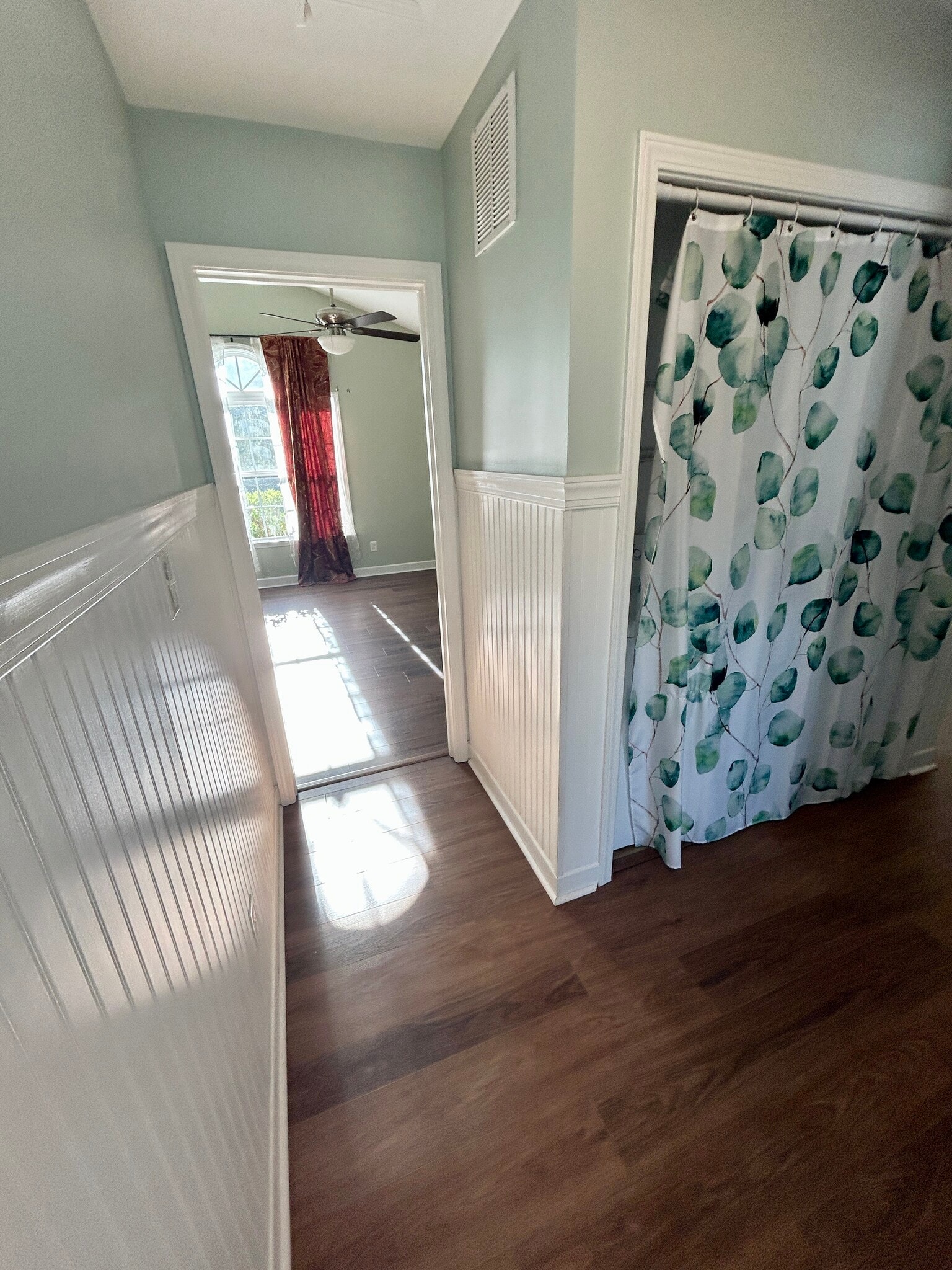 Building Photo - 301 Kraft St