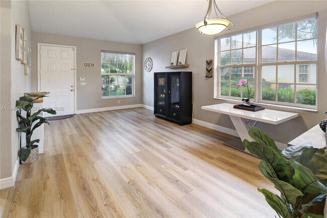 Building Photo - 1706 NW 78th Way