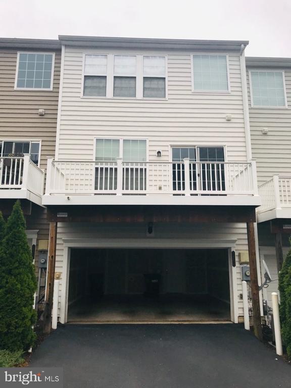 Building Photo - 14656 Crossfield Way