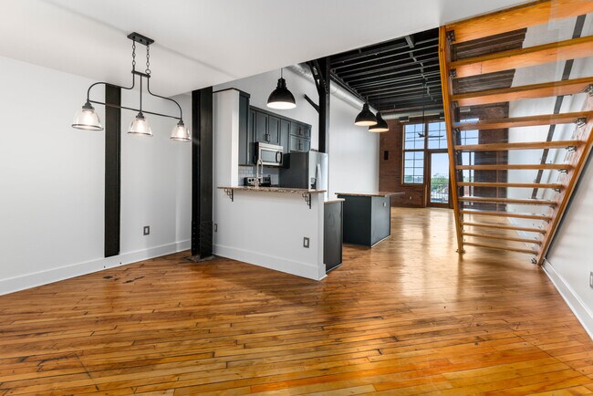 Building Photo - 2003 Brooklyn St