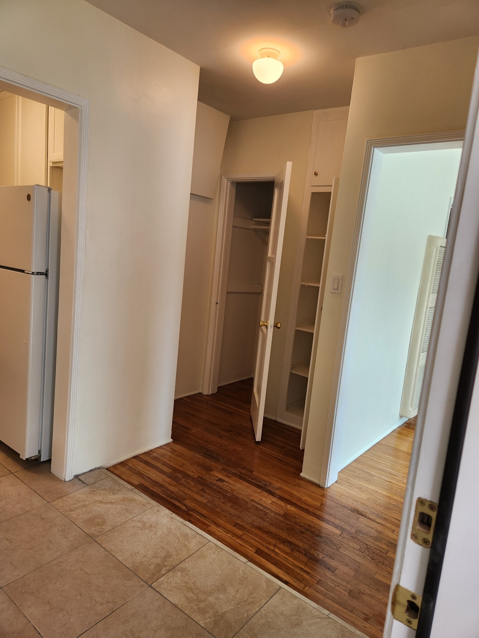 Building Photo - 12019 Ocean Park Blvd