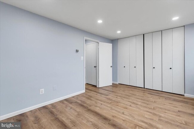 Building Photo - 4520 King St