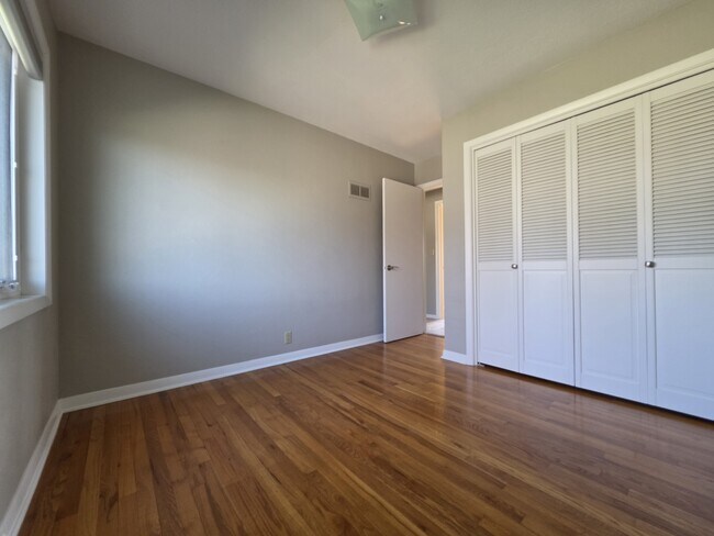 Building Photo - 3835 Lost Valley Rd SE