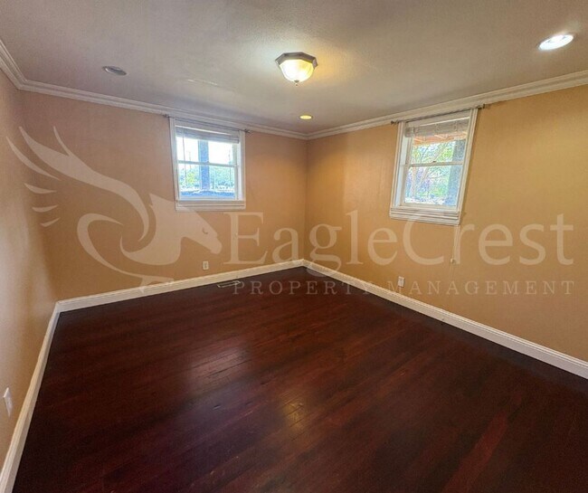 Building Photo - 603CHERRY