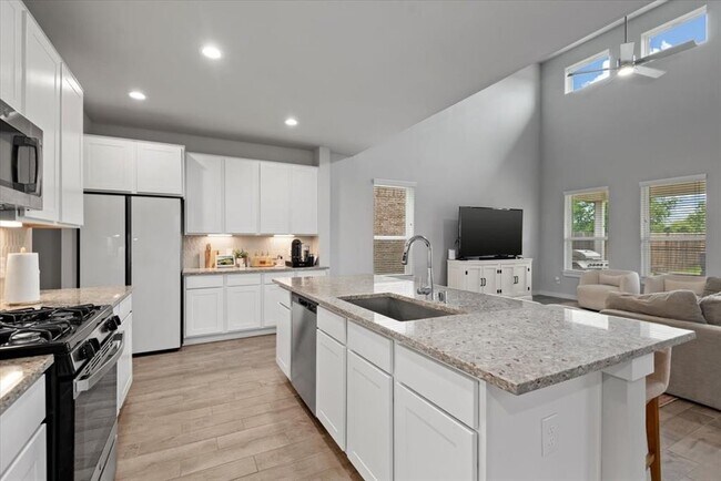 Building Photo - 15815 Eastern Meadowlark Wy