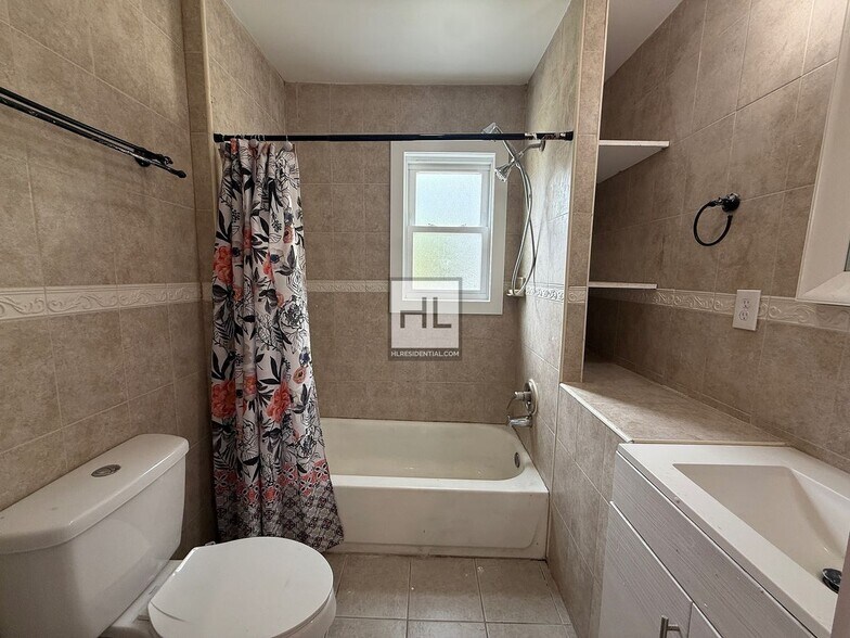 Building Photo - LOCKMAN AVENUE