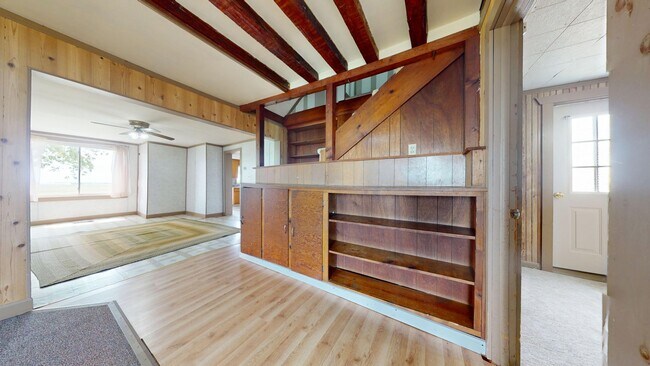 Building Photo - Crestview Schools, large garage & barn on about 2 acres