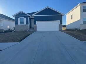 Building Photo - Your Dream Home Awaits in Gretna, NE!