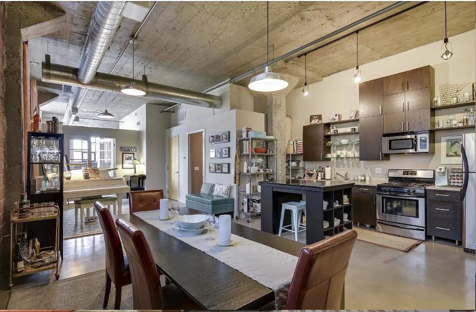 Building Photo - 718 Washington Ave N