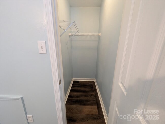 Building Photo - 1505 Flintwood Dr