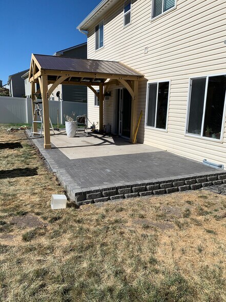 Building Photo - 1335 SW Lehman Ct