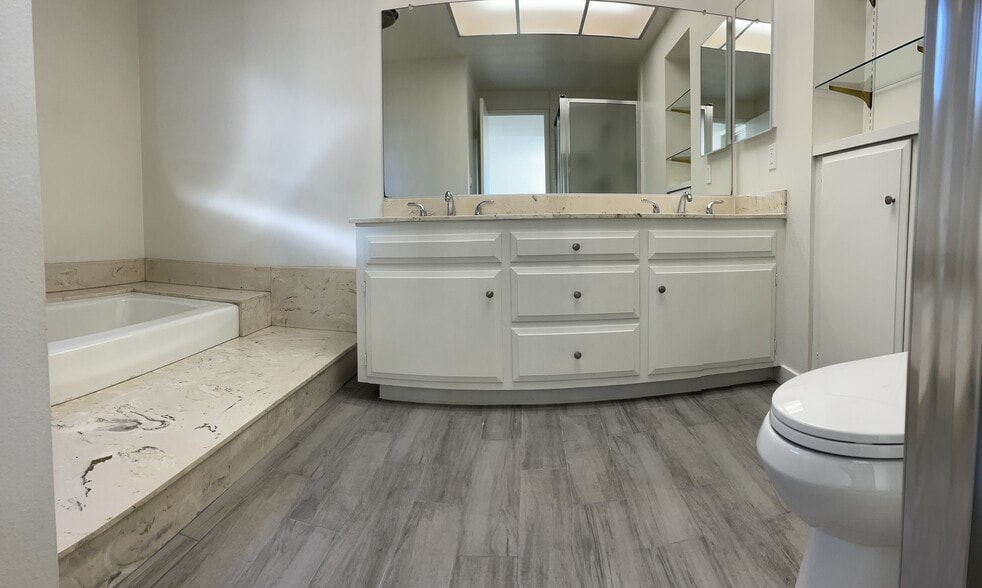 Master Bath Double Sink - 6052 Pat Ave