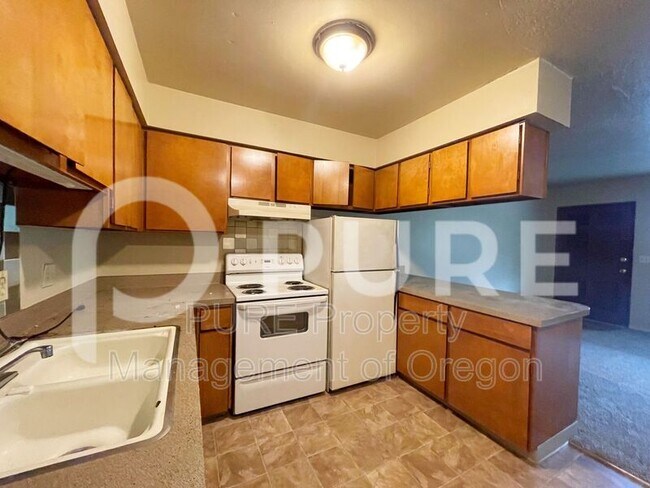 Primary Photo - 1135 SE 27th Ave