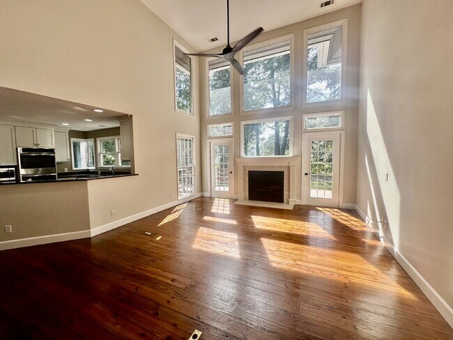 Building Photo - Amazing Four Bedroom Home Located Close to Alljoy Beach with Community Dock Access in Bluffton!
