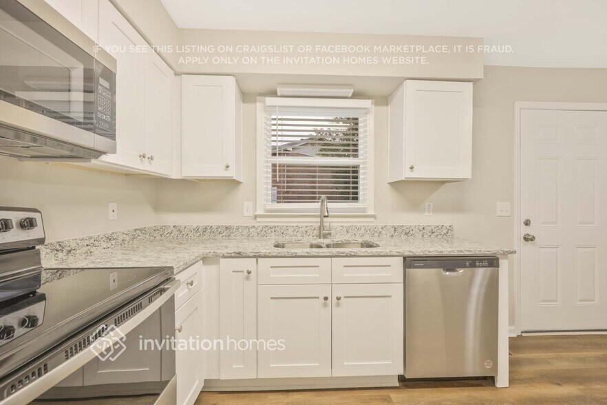 Building Photo - 1128 Sioux Terrace