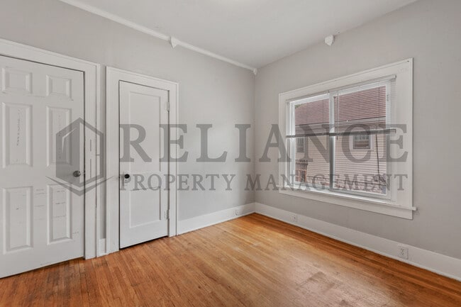 Building Photo - 719 S Glenn St