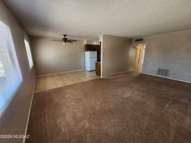 Building Photo - 810 S Kolb Rd