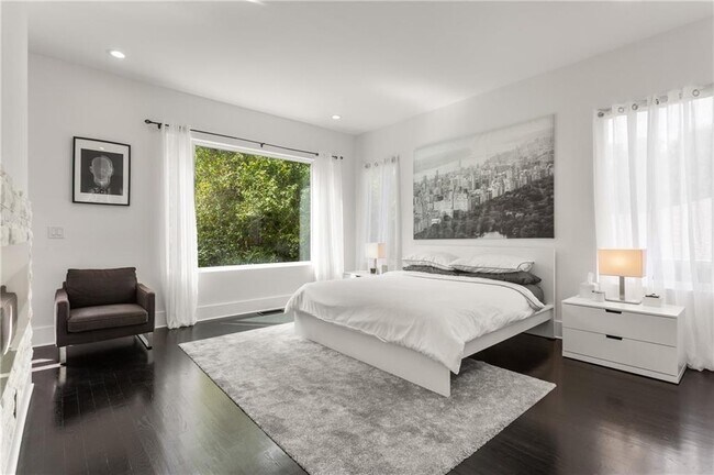 Building Photo - 1756 N Akin Dr NE