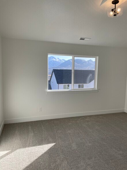 Building Photo - 16123 S Truss Dr