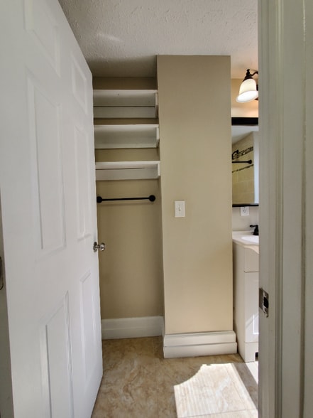 Building Photo - 90 E 8th Ave