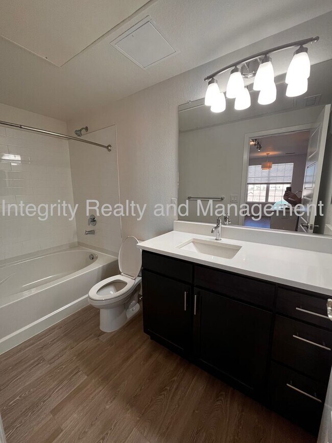 Building Photo - 2 Bed/2 Bath Condo, 17353 Wilde Avenue Uni...