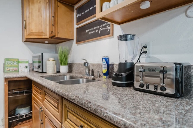 Building Photo - 2304 E 14th St