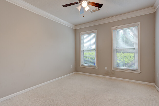 Building Photo - 1850 Cotillion Dr