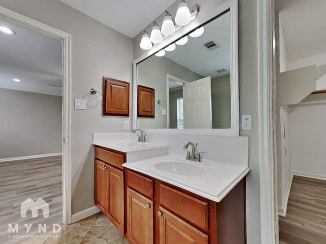 Building Photo - 7102 Cypress Pr Dr