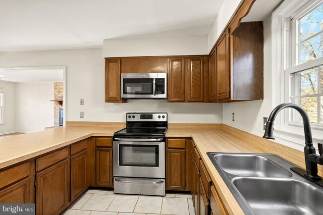 Building Photo - 13814 Leighfield St