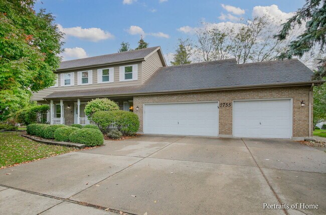 Building Photo - 2755 Newport Dr