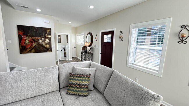 Building Photo - 2813 Mead Rd