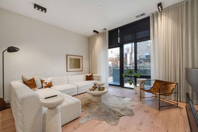 Building Photo - 1257 N Ashland Ave