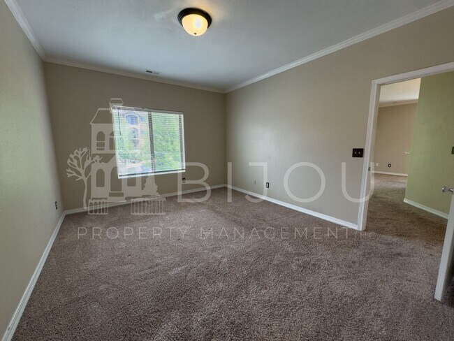 Building Photo - 1695 Little Bear Creek Point