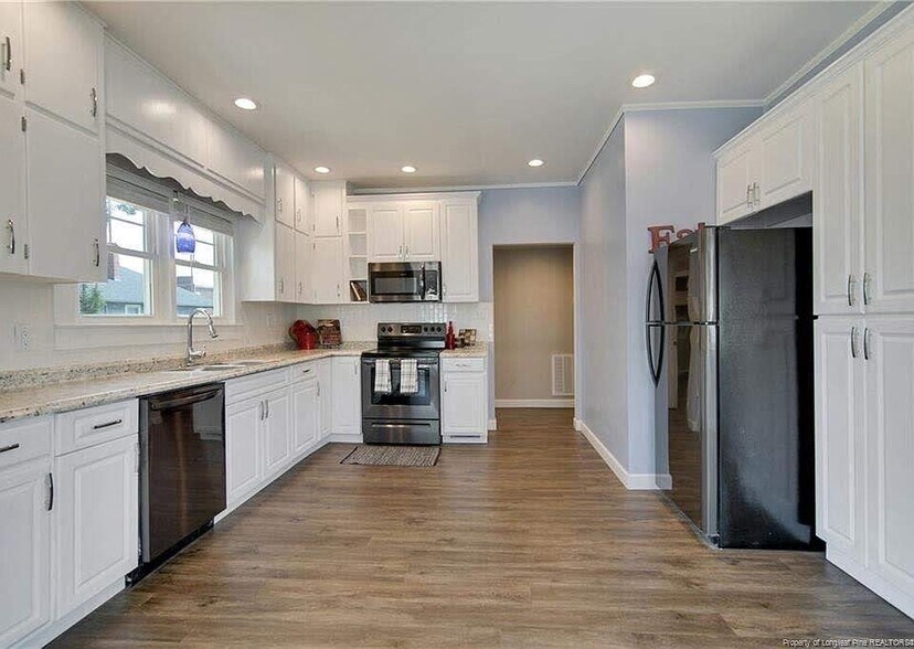 Building Photo - 308 E E St